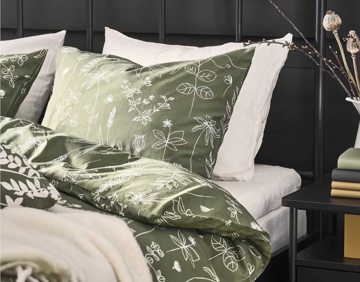 SLÅNGULDMAL Duvet cover and pillowcase(s), green/floral pattern