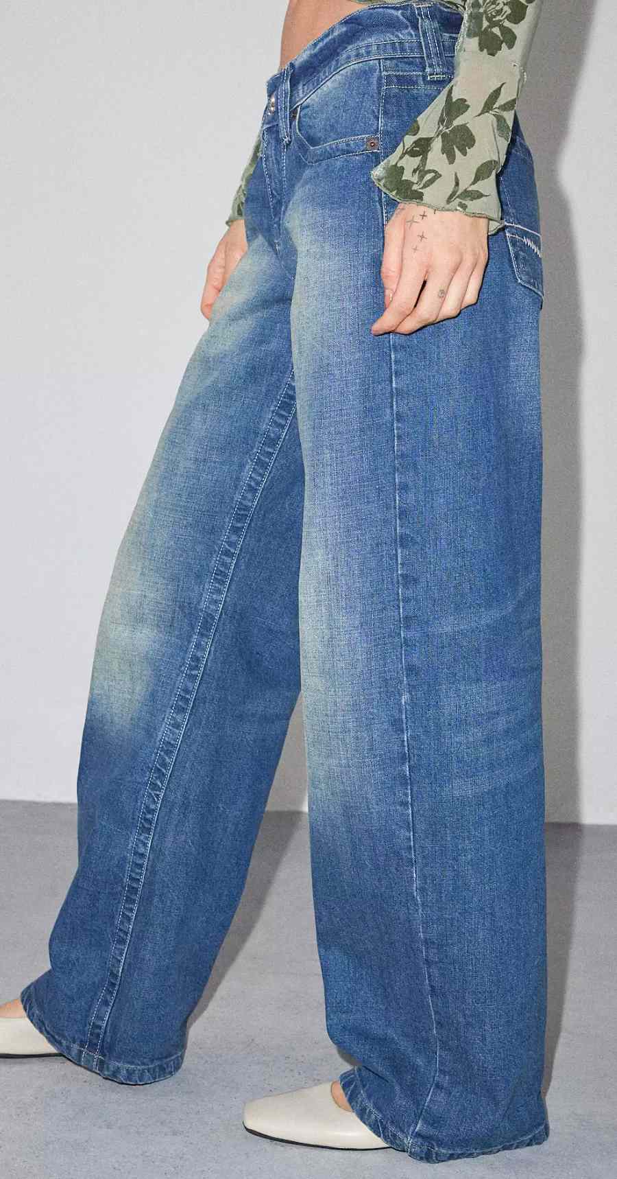 BDG Kayla Low Rider Low-Rise Jean