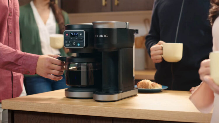 Single-serve hot and iced coffee maker and carafe - Keurig K-Duo