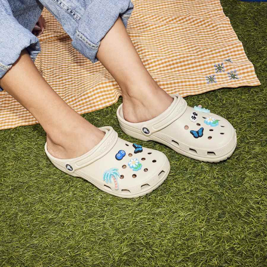 crocs classic clogs women