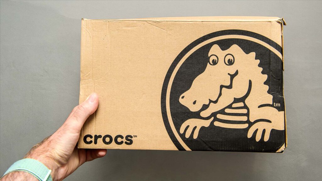 Caja de las cómodas y famosas zapatillas CROCS