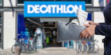 Decathlon Plumífero de montaña y trekking Mujer Forclaz MT100