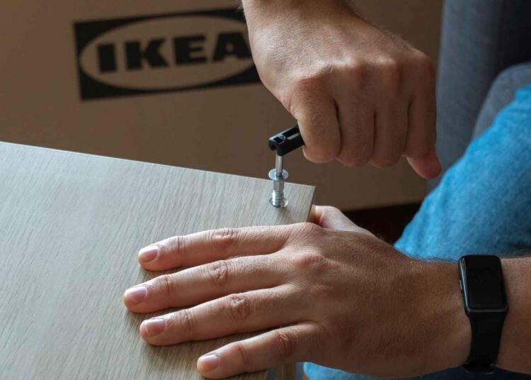 IKEA comoda mesita de noche MALM