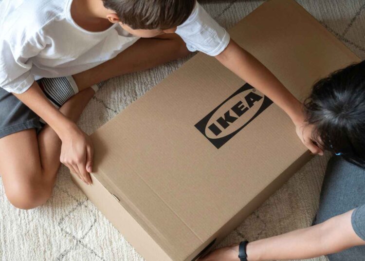 IKEA mesita de noche BRIMNES