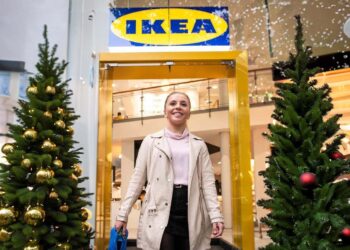 Tienda IKEA de muebles y decoración en Navidad