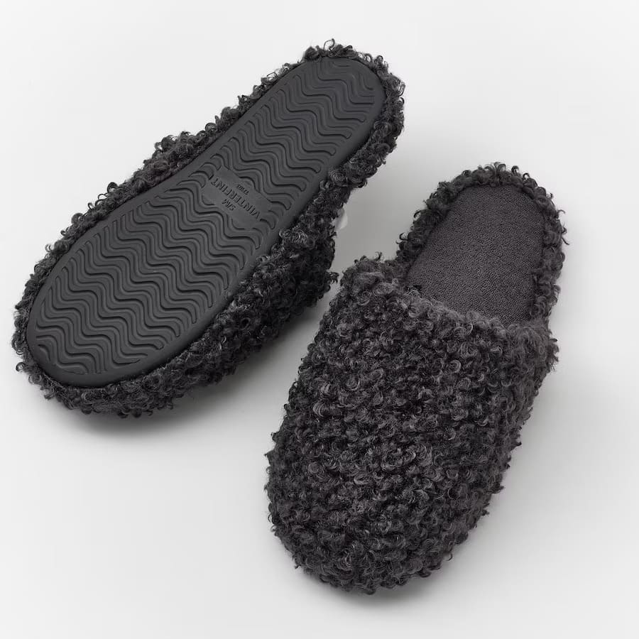 VINTERFINT Zapatillas de color gris de nueva colección en Ikea
