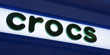 Crocs Zuecos de mujer Stomp Lined W