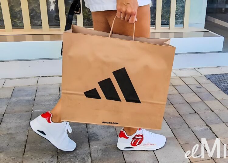 De compras en Adidas