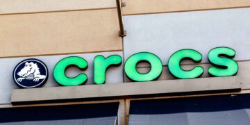 Crocs Botas de nieve de niños LodgePoint Snow Boot K