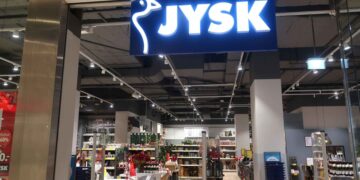 JYSK Aparador HEMDRUP 2 puertas nogal