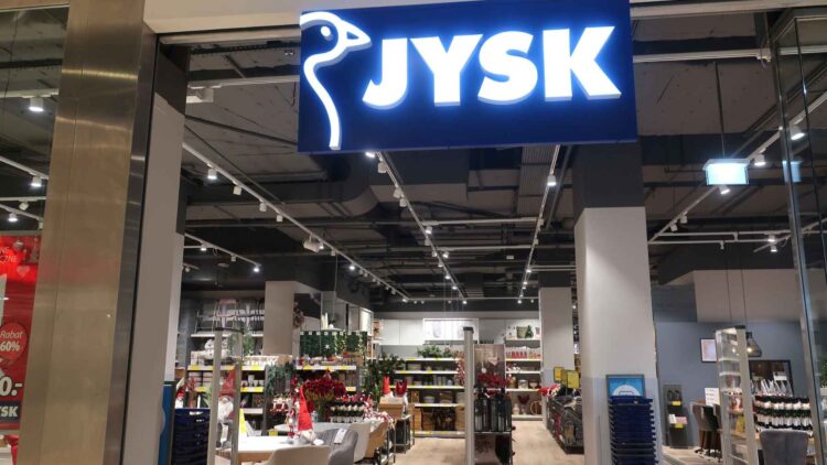 JYSK Aparador HEMDRUP 2 puertas nogal