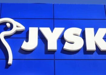 JYSK juego comedor y sillas