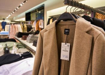 Zara CHAQUETA ENCERADA ZW COLLECTION