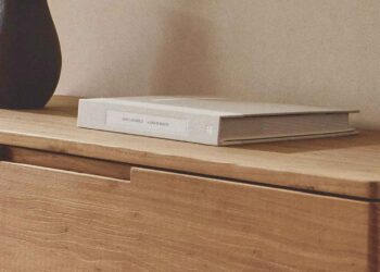 Zara Home BANCO CON ALMACENAJE MADERA OLMO