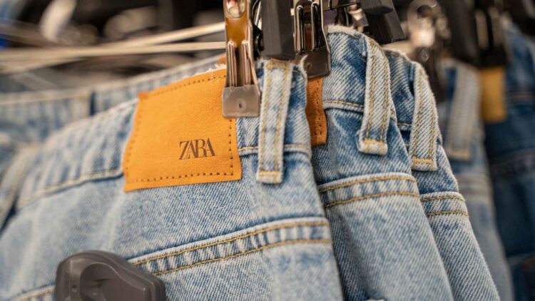 Zara rebaja pantalones atemporales