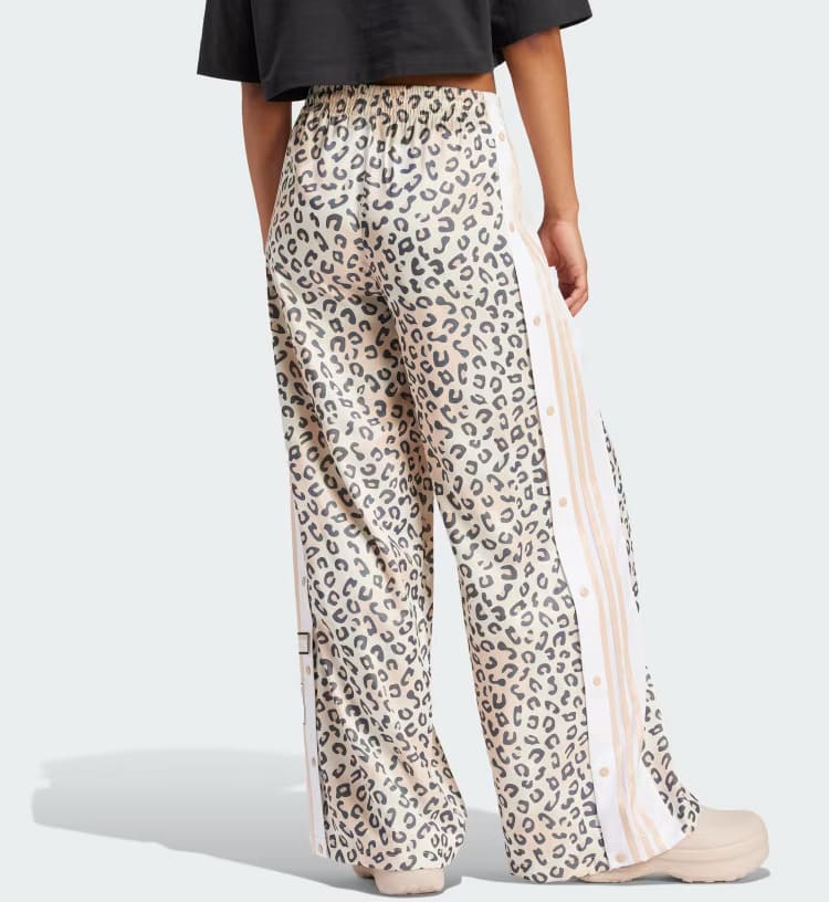 Los nuevos pantalones Adidas Originals Leopard Luxe de pernera ancha Adibreak Tracksuit Bottoms