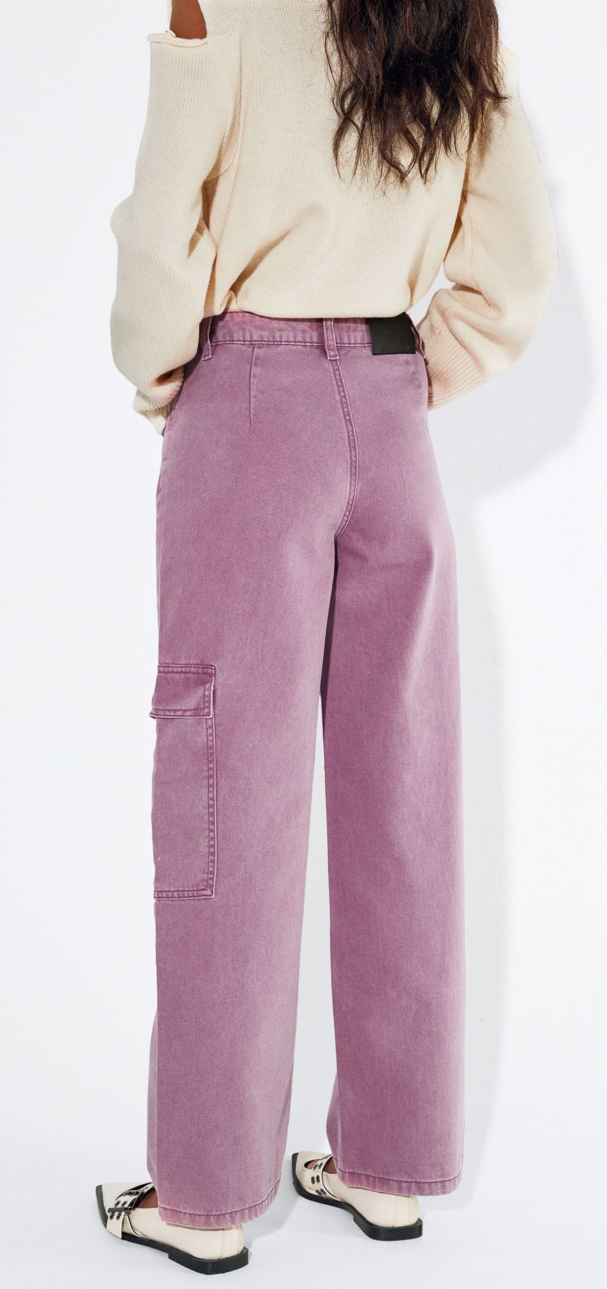 El pantalón de cargo de algodón de color rosa de Parfois