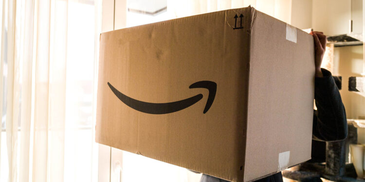 Caja de Amazon Prime de grandes dimensiones