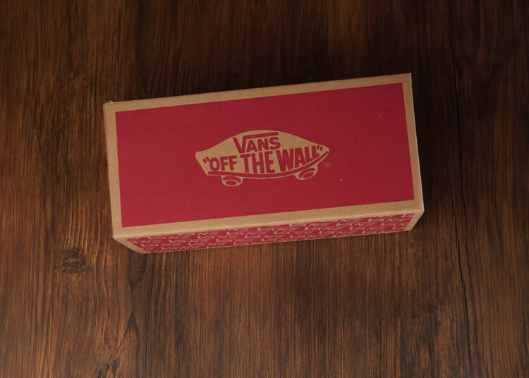 Caja de zapatillas VANS