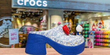 Crocs Zuecos con tacón Siren Hello Kitty W