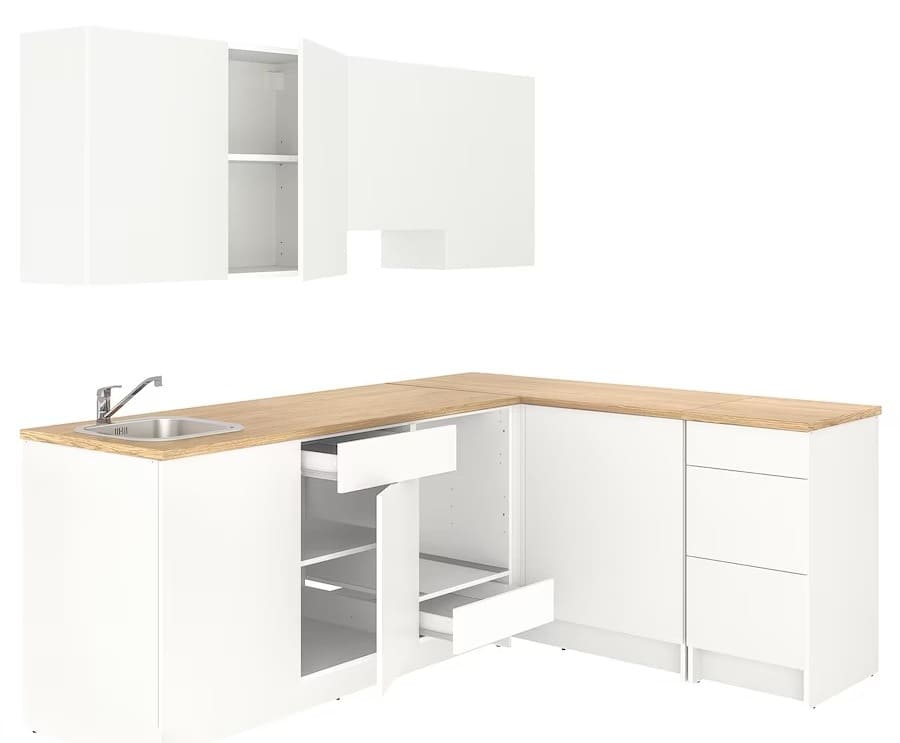 La cocina de esquina KNOXHULT de color blanco de Ikea