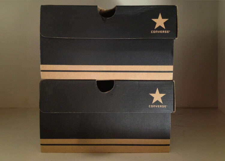 Caja de calzado Converse