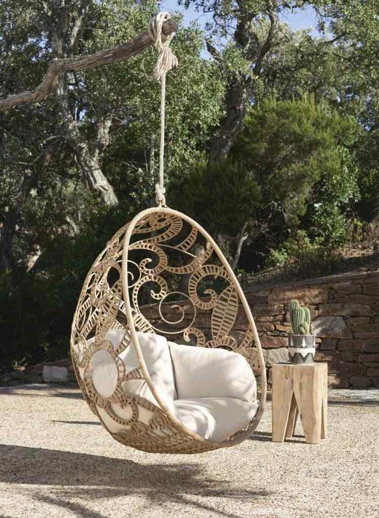 Maisons Du Monde Sillón colgante de jardín de resina que imita al ratán, cojín crudo