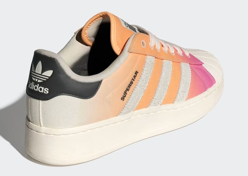 Las zapatillas multicolor Superstar XLG Shoes de Adidas