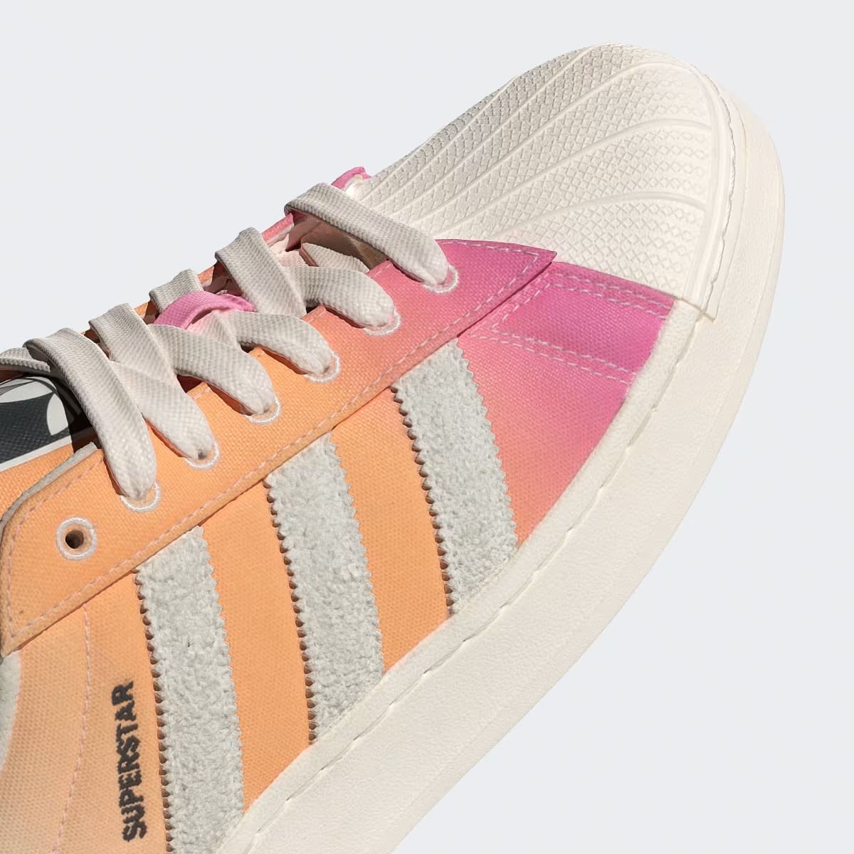 Las zapatillas multicolor Superstar XLG Shoes de Adidas