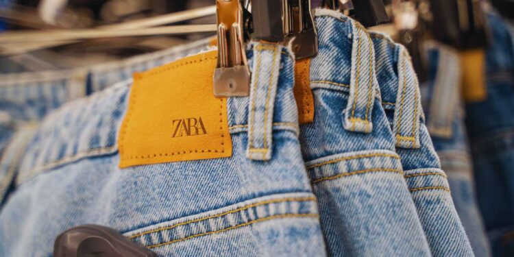 Zara pantalones jeans tiro medio