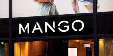 Mango vestido satinado cuello rígido