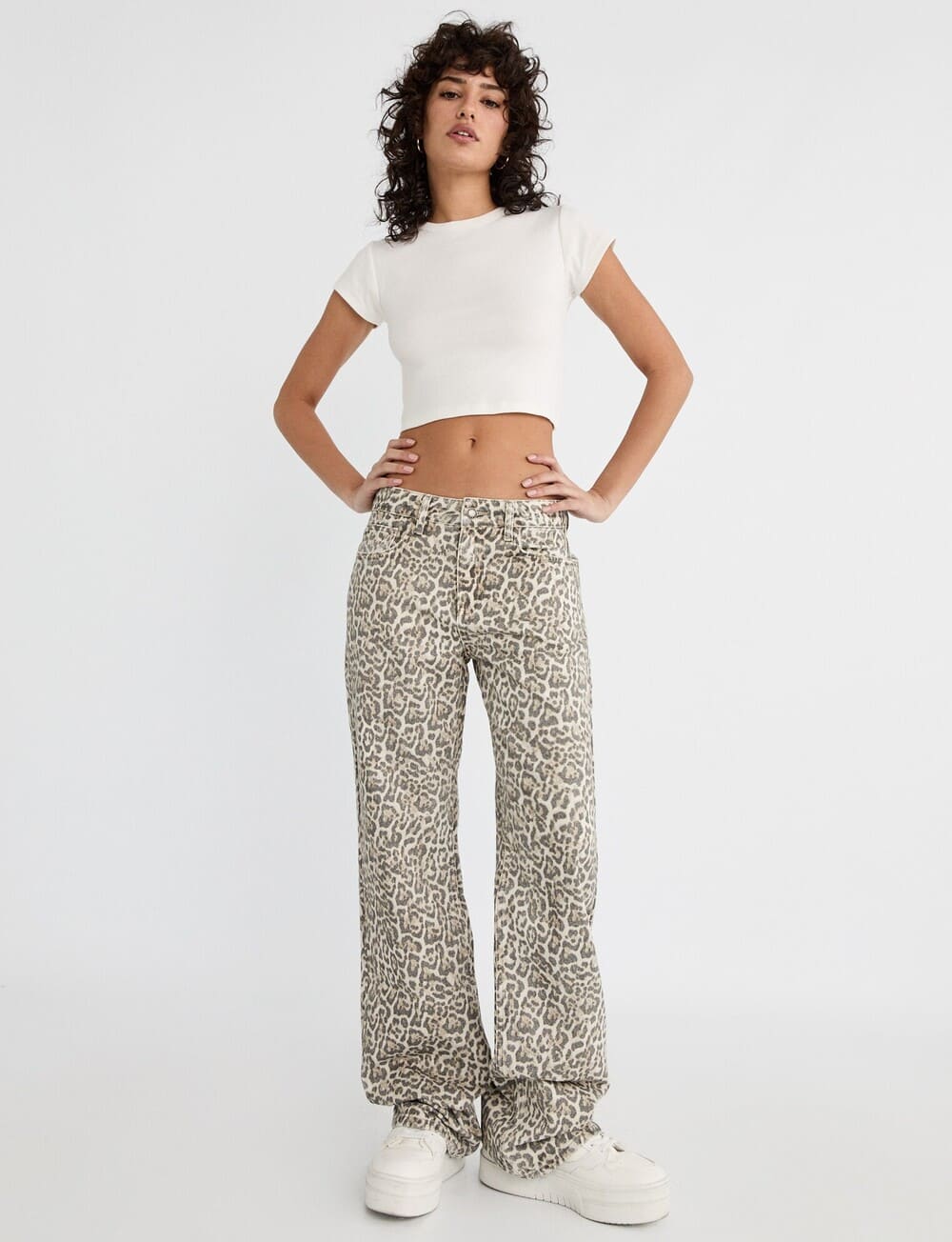 Pantalon Straight Leopardo Stradivarius