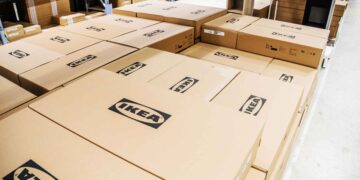 Ikea armario con espejo FAXÄLVEN