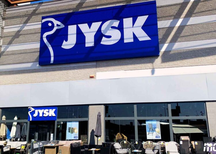 JYSK MESA ESCRITORIO TRAPPEDAL