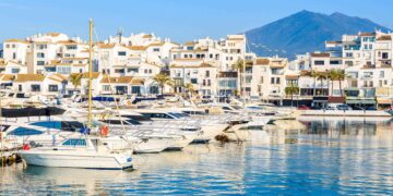 Embarcaciones en el lujoso puerto deportivo de Puerto Banús, Marbella