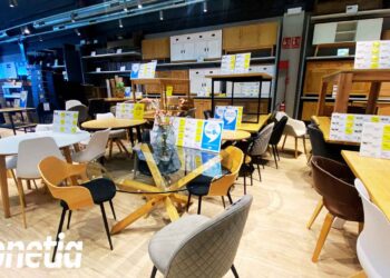 Este aparador de JYSK compite con el más vendido de Ikea y es perfecto para salones pequeños