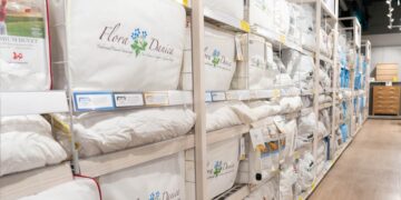 Interior de la tienda JYSK