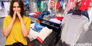 blusa semitransparente con estampado floral de Mango