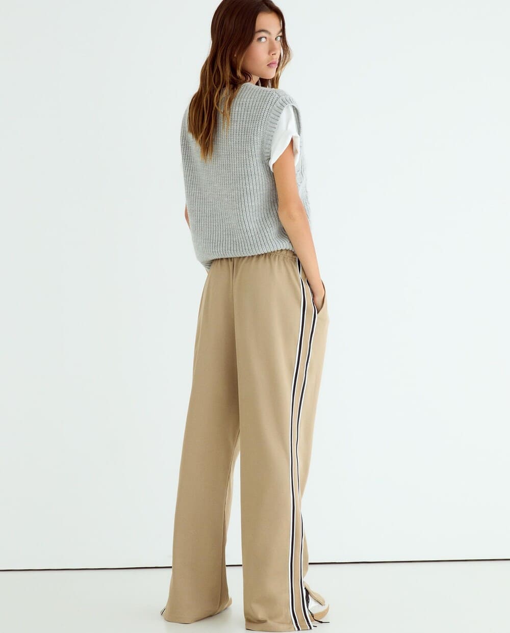 Pantalón jogger cremallera lateral Stradivarius