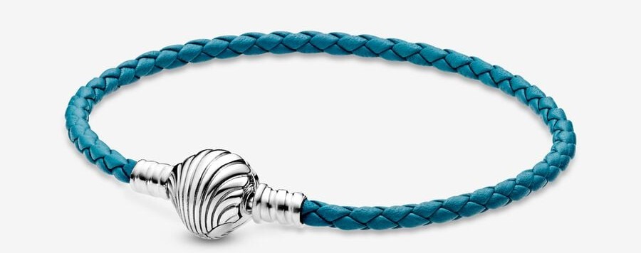 Pulsera Pandora Moments en Cuero Trenzado Turquesa con Cierre de Concha