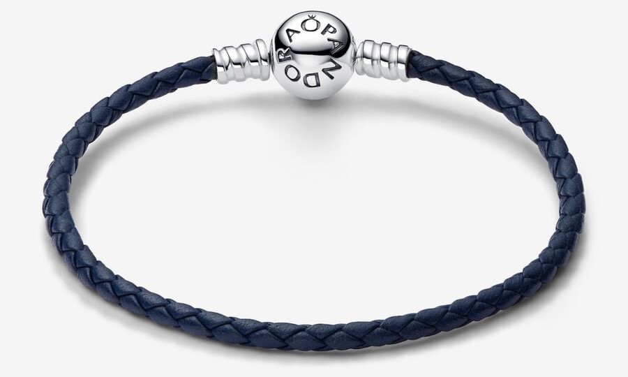 Pulsera de Cuero Trenzado Azul con Cierre Redondo de Pandora Moments