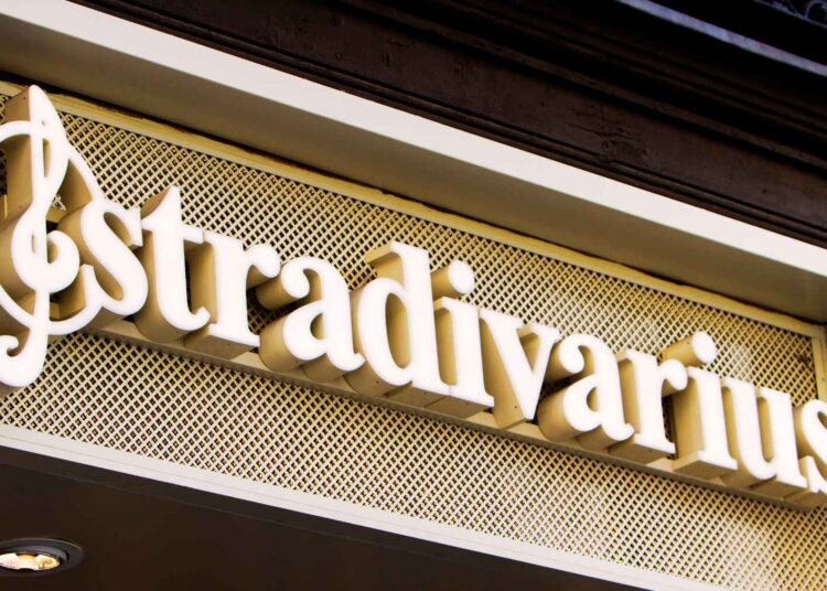 Stradivarius cazadora pelo