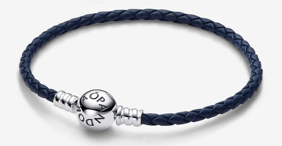 Pulsera de Cuero Trenzado Azul con Cierre Redondo de Pandora Moments