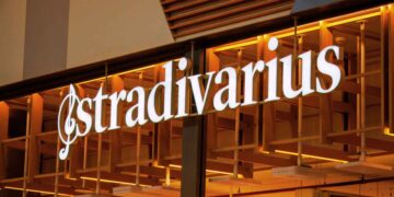 Stradivarius vestido camisero efecto piel