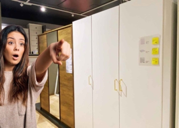 JYSK armario espacioso