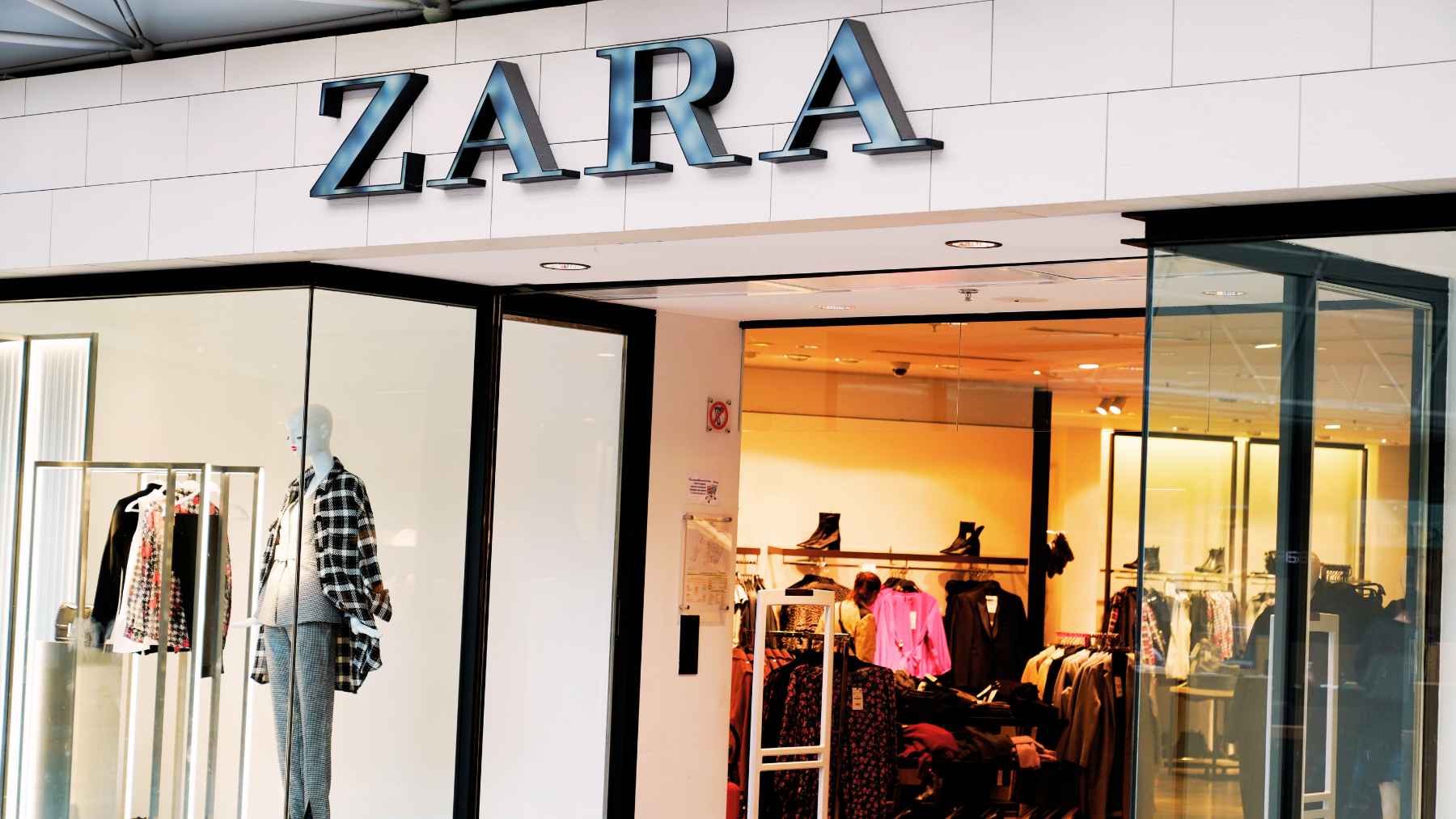 Zara abrigo efecto pelo