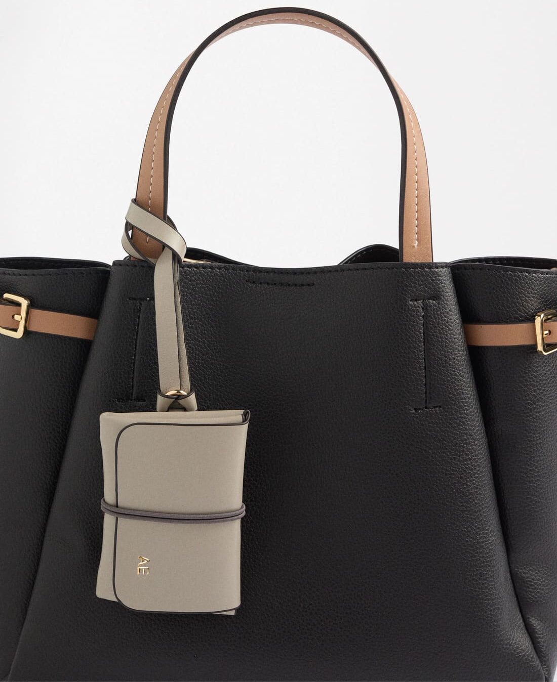 Bolso tote con colgante de Parfois