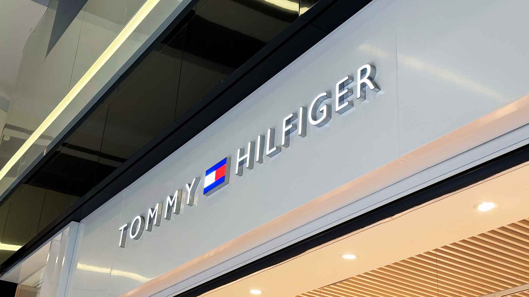 Tommy Hilfiger plumifero mujer