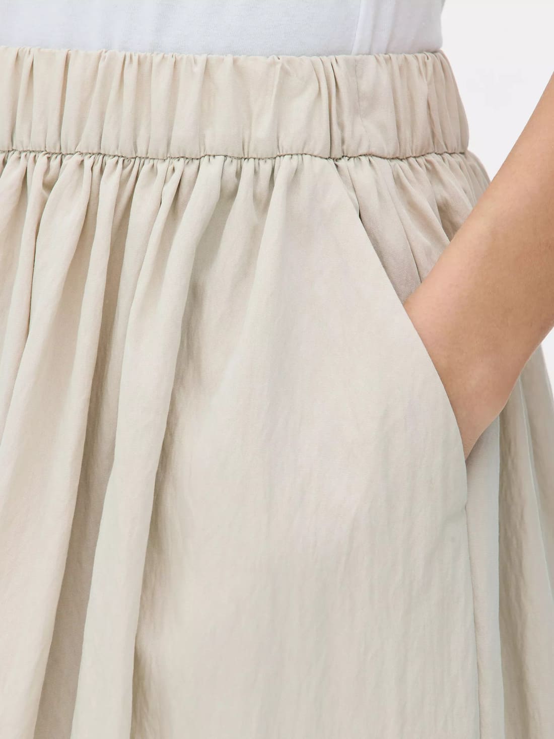 Falda midi plisada de Paula Echevarría de Primark