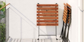 Ikea Mesa con 2 sillas de exterior